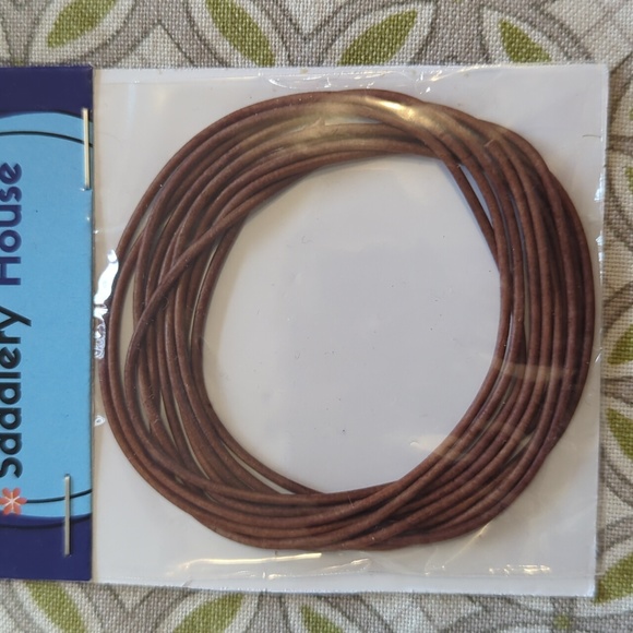 4 Saddlery House round leather chording 1.5 MM METALLIC COLORS - Picture 5 of 5